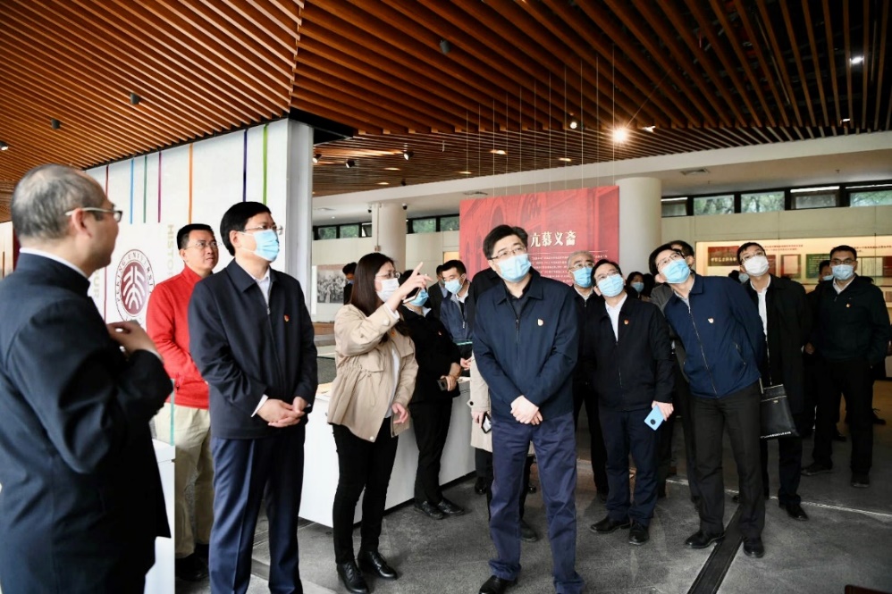 这场党史学习教育主题党日活动，选在了北京大学